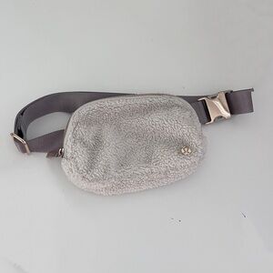 Lululemon Everywhere Sherpa Belt Bag